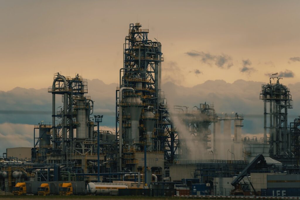 Industrial gas processing plant where H2S removal and natural gas sweetening operations are carried out